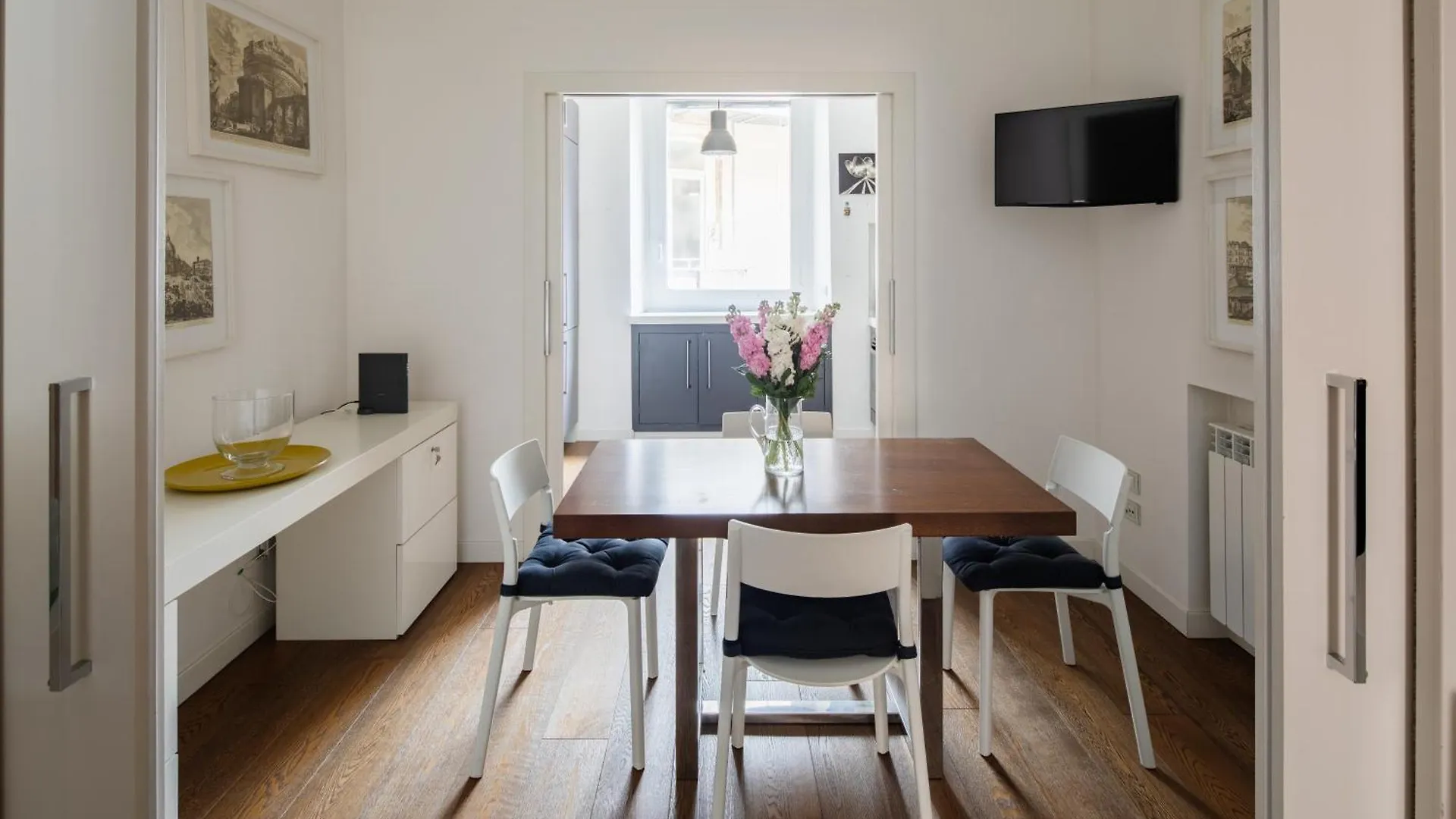 2 Bedrooms Flat Near Via Veneto Rome