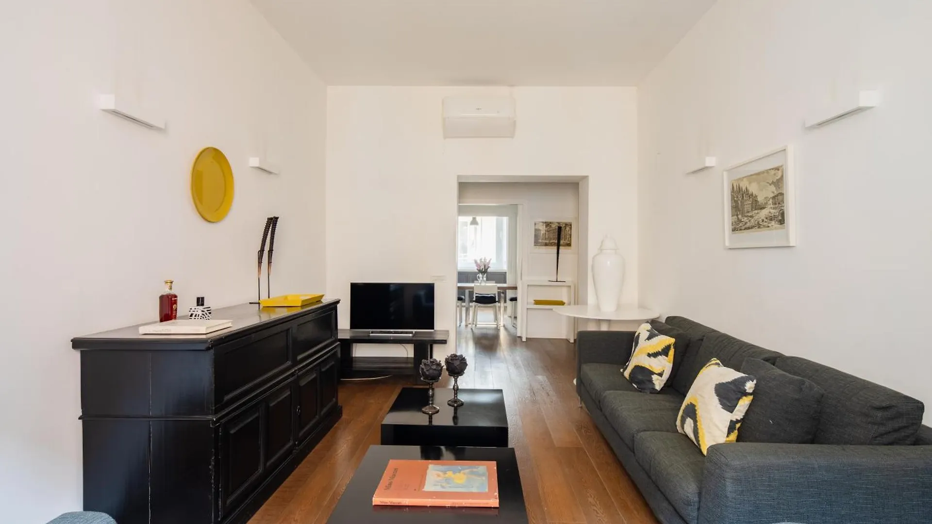 2 Bedrooms Flat Near Via Veneto location